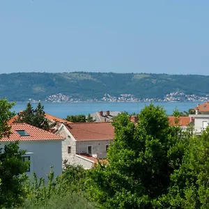 Casteletti Apartman Kastela